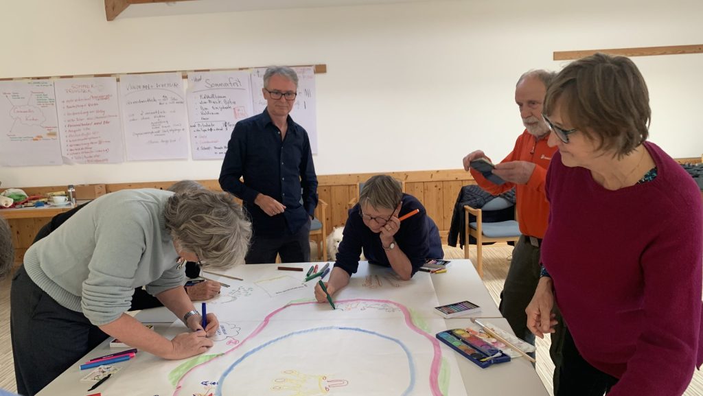 Gemeinsam Aktivitäten planen wir am Aktiventreff.